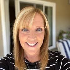 Carissa Bateman's Instagram, Twitter & Facebook