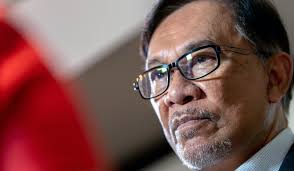 Dia (haziq) menghantar pesanan bertanya berkenaan butiran lawatan azmin seawal 27 april, 3,7,8 dan 10 mei. Malaysia S Azmin Ali Sex Scandal Politician Haziq Abdul Aziz Arrested At Airport After Admitting Appearing In Video South China Morning Post