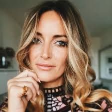 Rose Wiggins's Instagram, Twitter & Facebook