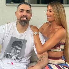 Jun 21, 2021 · bushido führte frauke ludowig auch durch das helle berliner haus der familie. Bald Drillinge So Viele Kinder Hat Rapper Bushido Insgesamt Promiflash De
