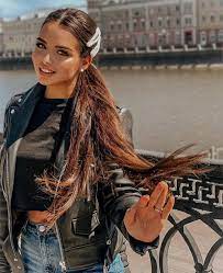 25 Hairstyles For Medium Length Hair Featuring Hair Clips Icy Dimes Hairstyles For Medium Length Hair 25 Medium Length Hair Styles Hair Styles Hair Lengths