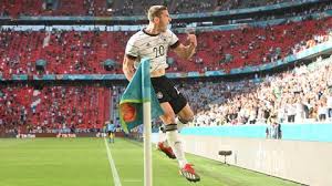 He is playing for serie a club atalanta (current team) and the germany national team. Robin Gosens Privat Seit Acht Jahren Liiert Seit Kurzem Verlobt Stern De