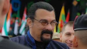 Стивен сигал steven seagal сигал в 2006 году имя при рождении: Stiven Sigal Vozglavit Ekologicheskij Proekt Po Zashite Bajkala Daily Storm