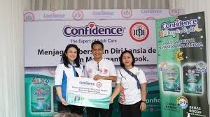 Definisi asuransi kesehatan dan manfaatnya. Softex Confidence Dan Ikatan Dokter Indonesia Wujudkan Jaga Kebersihan Lansia Indonesia