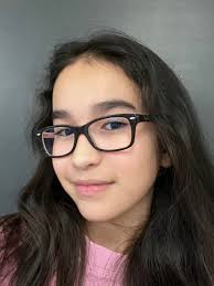 Mia Evangelista's Instagram, Twitter & Facebook