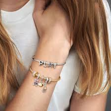 Die buchstaben ergeben den schriftzug „i love you, ein einzenler roter cubic zirkonia am verbindungsring unterstreicht das romantische gefühl. Buchstabe A Alphabet Charm Pandora