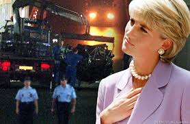 Inside princess diana's handbag collection: Total Makaber Lady Dianas Tod Wird Zur Touristen Attraktion
