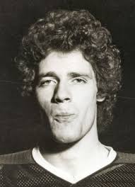 Player photos for the 1975-76 Oshawa Generals at hockeydb.com