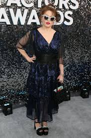 Helena bonham carter describes getting into character for 'the crown'. Sag Awards 2020 Die Schonsten Looks Vom Roten Teppich Gala De