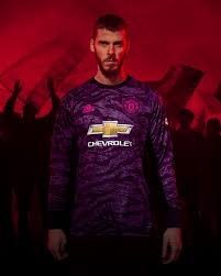 Manchester united 2020/2021 kits for dream league soccer 2019, and the package includes complete with home kits, away and third. Adidas And Manchester United Launch 19 20 Home Kit Celebrating 1999 Treble