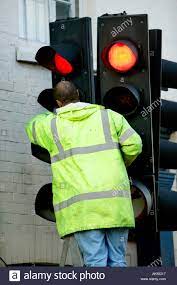 Man Repairing Traffic Lights High Resolution Stock Photography And Images Alamy