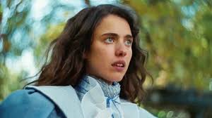 Watch Margaret Qualley’s Oscar-Winning Sex Comedy Before It Leaves Netflix