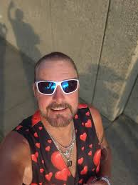 I want to thank everyone that parked in my yard, you guys are awesome and I  love meeting all the new faces and always look forward to all the returning  people from