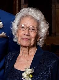 Hannah Mello's Instagram, Twitter & Facebook