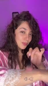 Solo iba a probar un poco de brillo… ahora soy adicta a mí misma 🫶🏻✨  #addictedtoyou #MakeupAddiction #MakeupReel #BeautyTok #ViralTrend 🫶🏻✨💄