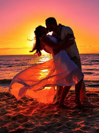 The Perfect Maui Sunset Wedding Kiss Romantic Beach Wedding Beach Wedding Photos Romantic Beach