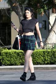 Kylie jenner has become somewhat of a personal shopper for us all, and she doesn't even know it. Kylie Jenner Style Stylechi