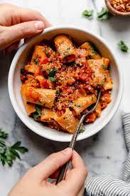 Spicy Italian Sausage And Peppers Pasta Recipe Plays Well With Butter Recipe Salad Recipes For Dinner Easy Pasta Recipes Sausage Dinner