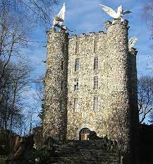 We like them, maybe you were too. 14 Fabulous Diy Castles By Lone Amateur Empire Builders Urbanist