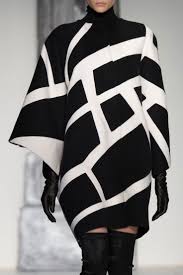 Black And White Fashion Show Laura Biagiotti At Milan Fashion Week Fall 2015 Fashion Geometric Fashion Black White Fashion