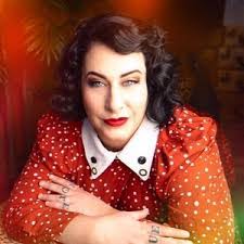 Leslie Rich's Instagram, Twitter & Facebook