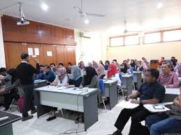 Universiti putra malaysia (upm) formerly known as universiti pertanian malaysia was founded in 1971 through the merger of faculty of agriculture, university malaya and agriculture college in serdang. Kuliah Tamu Dr Shaharuddin Dari Universiti Putra Malaysia Fkm Unair