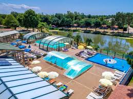 Camping paradis bourget is a newly renovated campground with accommodating campsites, fully equipped with electricity, running water, picnic tables and a fire pit. La Bretonniere Camping Paradis Bis Saint Julien Des Landes Preise Und Reservierungen