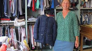 Pour accélérer et simplifier l'arrivée des. Tours Une Garde De Robe De Rentree De Seconde Main