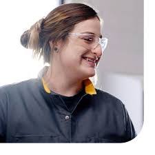 Sue Hawes's Instagram, Twitter & Facebook