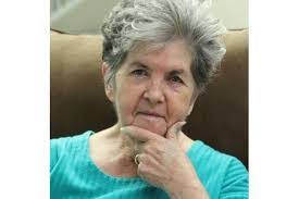 Kelly Hefner's Instagram, Twitter & Facebook