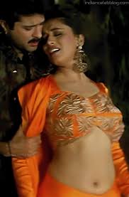 Madhuri dixit is an indian actress who is known for her work in hindi cinema. Madhuri Dixit Bollywood Actress Hot Navel Kiss Clip Hd Caps Indiancelebblog Com