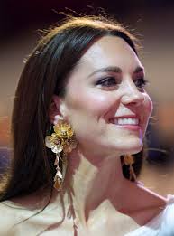 Ex-Vogue editor rips Kate Middleton's disappointing jewelry