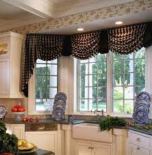 Each of these farmhouse kitchen décor ideas contributes to the overall modern farmhouse chic look, but they also can be adjusted most farmhouse kitchens have a pared down feel, without too much upper cabinetry. Cottage Kitchen Kitchens Kitchen Curtains Kitchen Engaging Kitchen Window Sill Decor Cool Turn Windo Bay Window Decor Farmhouse Dining Room Kitchen Bay Window