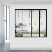 La verrière d'angle en guise de verrière cuisine est parfaite pour continuer à profiter de vos invités. Verrieres D Interieur