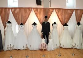 In diesem gemisch, aus blau und rot, überwiegen die blauanteile. Brautmode Violetta Home Facebook