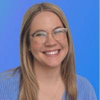 Christina Knoll's Instagram, Twitter & Facebook