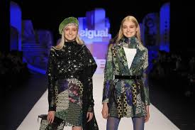 Today is a very special day. Le Defile Automne Hiver 2016 2017 De Desigual En 5 Minutes