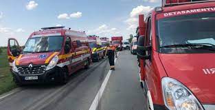 Din primele footografii apărute în spațiul public, se pare că e vorba despre impactul dintre un tir și un autoturism, conform, banatulazi.ro. K8gnwahvlomphm