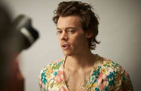 Yes, that is harry styles dressed at the little mermaid's ariel. Exclusive Harry Styles Tells All On Gucci S New Fragrance Memoire Dazed Beauty
