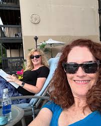 Today's office with author Leah Vale. #terrireed #terrireedauthor  #terrireedbooks #leahvale #authorleahvale #lakeoswegooregon #amwriting