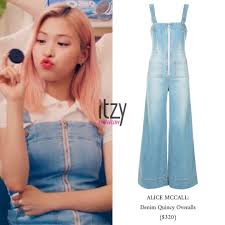 Oreo, the world's favourite cookie, is available in more than 100 countries around the globe. Itzy Fashion On Instagram Ryujin Oreo Cf Alice Mccall Denim Quincy Overalls 320 Sketsa Model Pakaian Gaya Model Pakaian Korea Gaya Model Pakaian