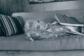 See Marilyn Monroe S Stunning Natural Beauty In Her Last Photo Shoot Vanity Fair