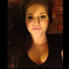 Alicia Macneil's Instagram, Twitter & Facebook