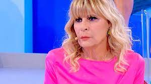Gemma è nata a torino il 19 gennaio del 1950, quindi nel 2020 ha compiuto i suoi 70 anni di età. Gemma Galgani Verso La Svolta L Indiscrezione Sulla Dama Di Uomini E Donne E Il Tradimento A Maria De Filippi
