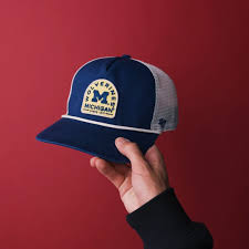 Meet Elle Quesada, a student at Pratt Institute who sees fashion as an  outlet for her self-expression. (1/5)