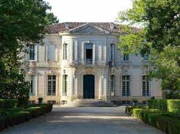 Chateau D Engarran France Chateau L Architecture Francaise Couleurs Exterieures De Maison