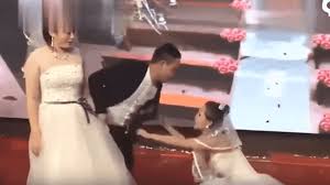 5 out of 5 stars. Unangenehmer Moment Als Ex Freundin Von Brautigam Seine Hochzeit Im Brautkleid Ruinierte