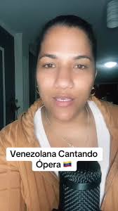 Venezolana Cantando Opera Samuel Mariño