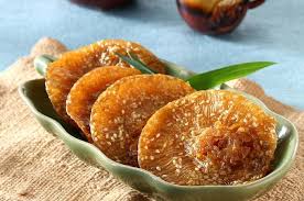 Kue sederhana dari tepung terigu ini bisa anda jadikan teman untuk menemani minum kopi atau teh. Berbahan Tepung Beras Yuk Bikin 5 Jajanan Pasar Tradisional Ini