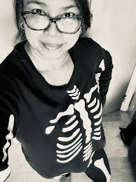 For Halloween or for weekend attire. SPIRIT Washed up curb skater Includes:  -knee brace -depression tripod -weed and tall can -shaped board  @curbsnstuff ADULT Size Costume ONE SIZE FITS MOST